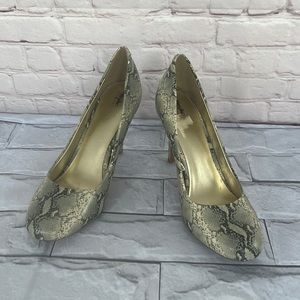 Target brand Mossimo  snake print pumps size 10